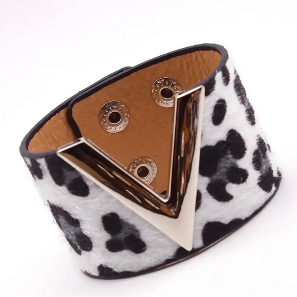 V bracelets - Picture 4 of 6